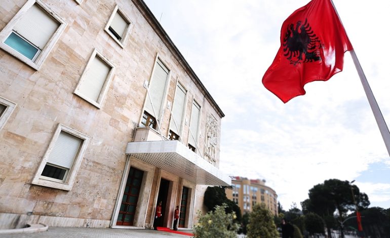 Qeveria merr vendimin/ Afganët do qëndrojnë edhe 6 muaj të tjerë në Shqipëri