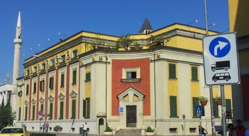 Gjykata i jep të drejtë Bashkisë për prishjen e pallateve të dëmtuar në Kombinat: Aktekspertizat dhe vendimet e KB brenda ligjit