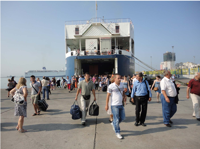 Fluks në Portin e Durrësit/ 10 mijë pasagjerë priten të mbërrijnë në Shqipëri