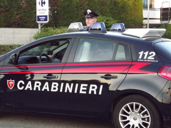 Kishte mbushur makinën me para, policia ndalon shqiptarin në Itali, i sekuestron 65 mijë euro
