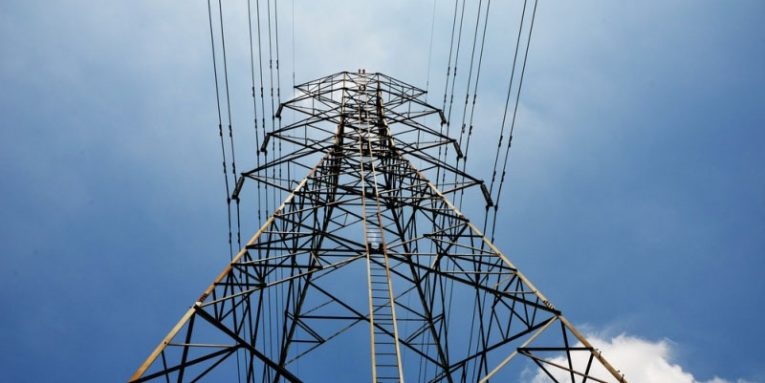 Shkëputje të shpeshta energjie në Vlorë, qytetarët ngrenë zërin ndaj OST-së: Nuk ka bërë asnjë njoftim zyrtar