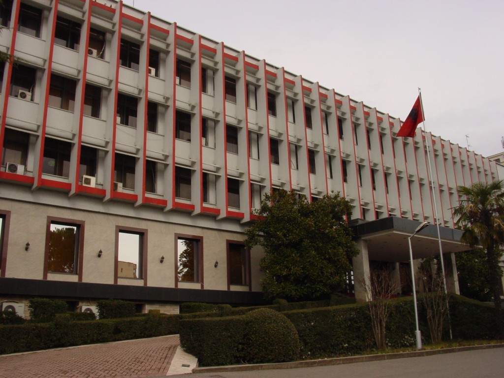 “Mos udhëtoni drejt Izralit”/ Ministria e Jashtme këshillon shqiptarët që  jetojnë atje të largohen
