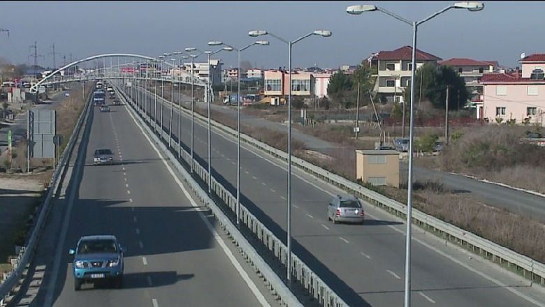 “Zgjerimi i autostradës Tiranë-Durrës i vonuar”/ Hodo: Më parë duhet ndërhyrje në rrugën dytësore