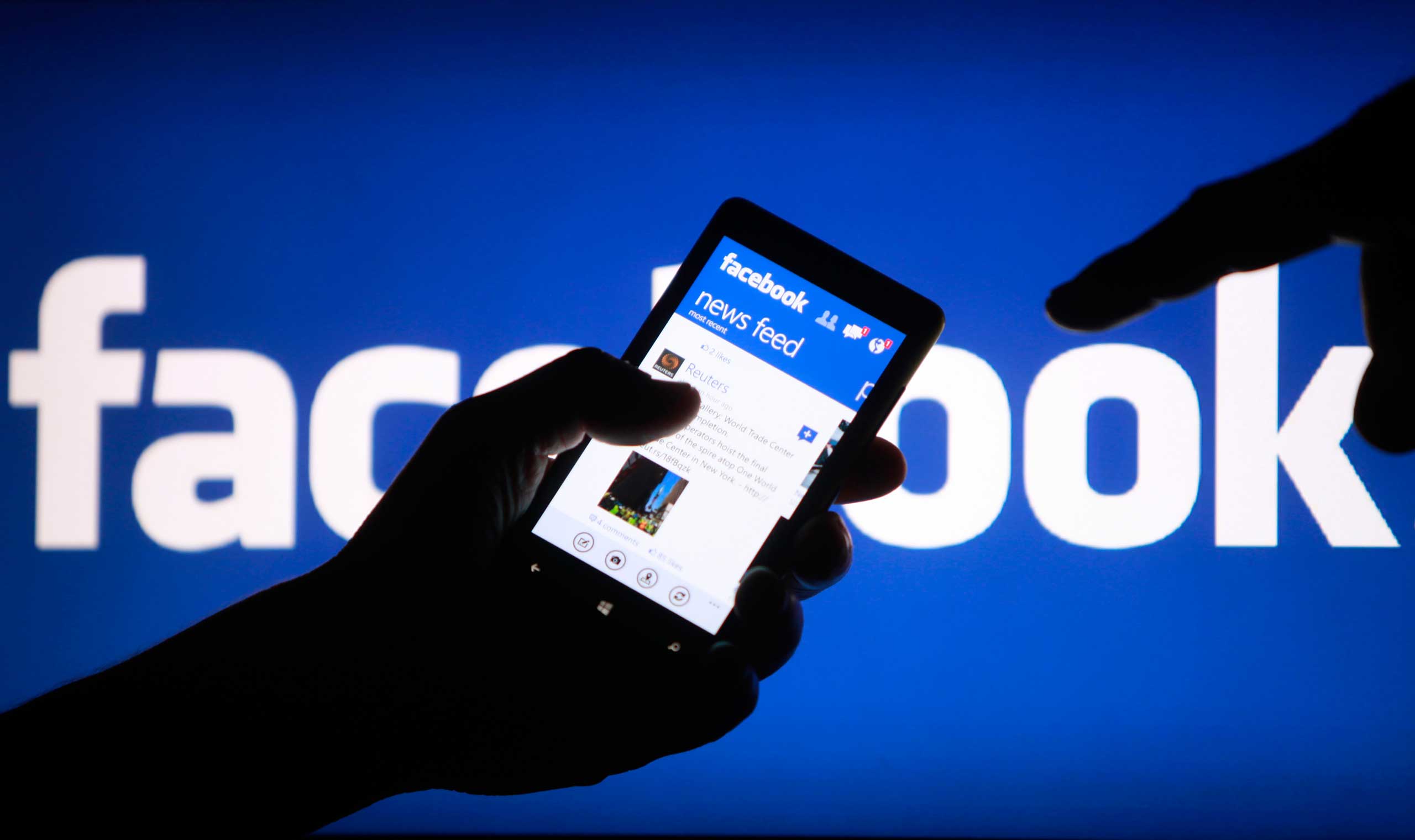 Facebook bllokon “Qanon”/ Rrjeti social pretendon se përhapen mesazhe dhune