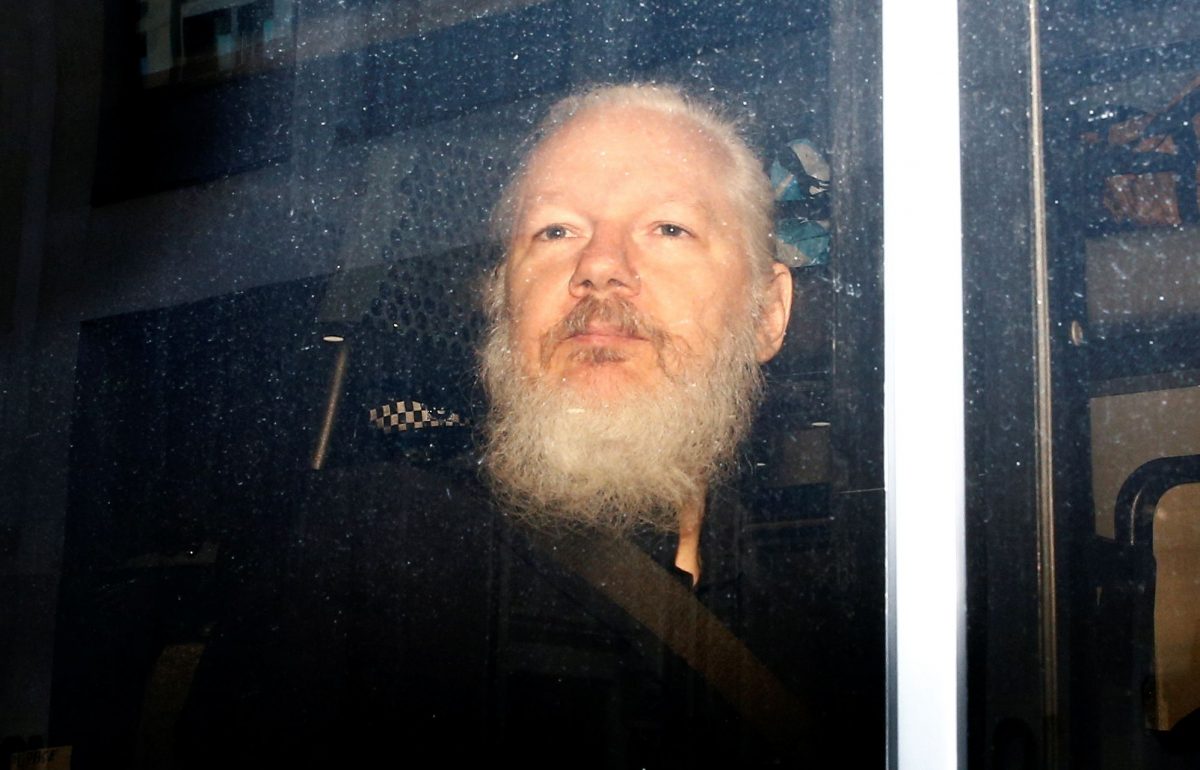 Biden po shqyrton një kërkesë për t’i dhënë fund ndjekjes penale të Julian Assange