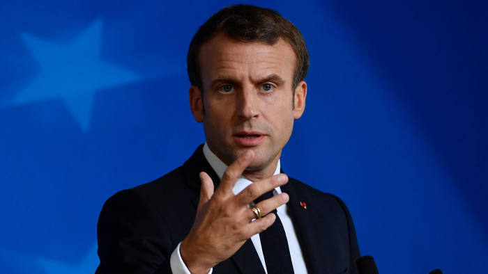 Macron: Të gjithë franezët do të kenë në dispozicion vaksinën deri në verë