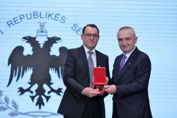 Çim Muça “Mjeshtër i Madh”, Presidenti vlerëson ish futbollistin e Tiranës e të kombëtares