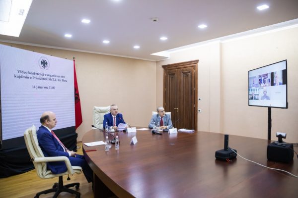 “Rama po shpopullon Shqipërinë”/ Presidenti akuzon qeverinë për rritjen e emigracionit