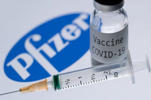 Pfizer pret të fitojë 15 miliardë dollarë nga shitja e vaksinës kundër COVID-19