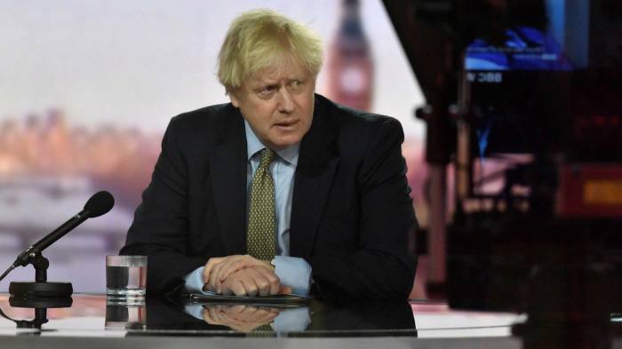 Britania hyn në izolim kombëtar/ Johnson: Javët në vazhdim do jenë të vështira