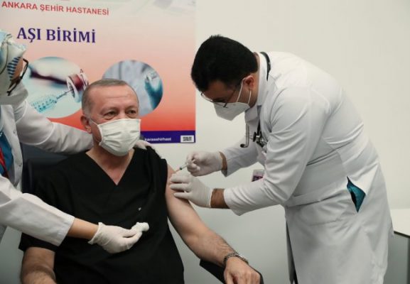 Erdogan vaksinohet kundër koronavirusit
