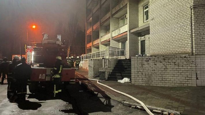 Zjarr në një spital në Ukrainë, humbin jetën 3 pacientë me COVID dhe mjeku