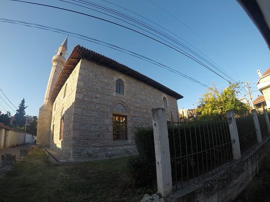 Grabitet xhamia në Elbasan, merret arka me paratë për të varfërit