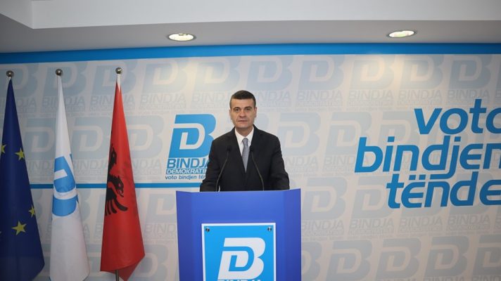 Astrit Patozi: Ushtarët” e partive nuk mund të sjellin ndryshimin në Shqipëri