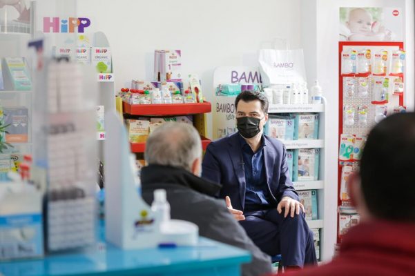 Basha me farmacistët: Në Shqipëri ilaçe të pasigurta, qeveria ka dështuar