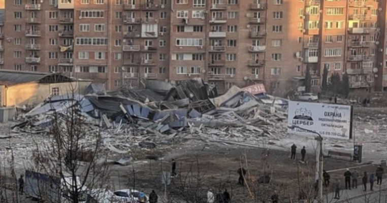 Shpërthim i madh në Rusi, rrafshohet ndërtesa (VIDEO)