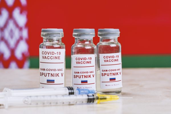 Maqedonia e Veriut do të blejë 100 mijë vaksina ruse Sputnik V