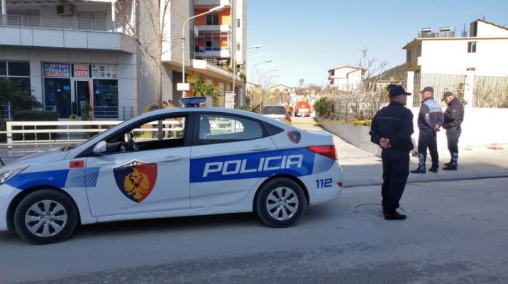 E rëndë në Vlorë/ Gruaja mban burrin e vdekur në banesë prej disa ditësh