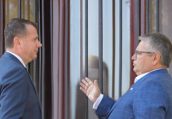 “Na preve krahët o Bashkimi ynë i dashur”, Balla mesazh për humbjen e Finos