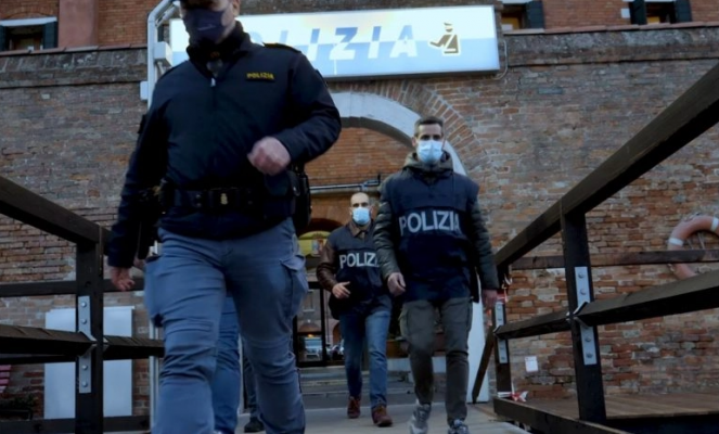 Arrestohen 13 shqiptarë në Itali, ja për çfarë akuzohen