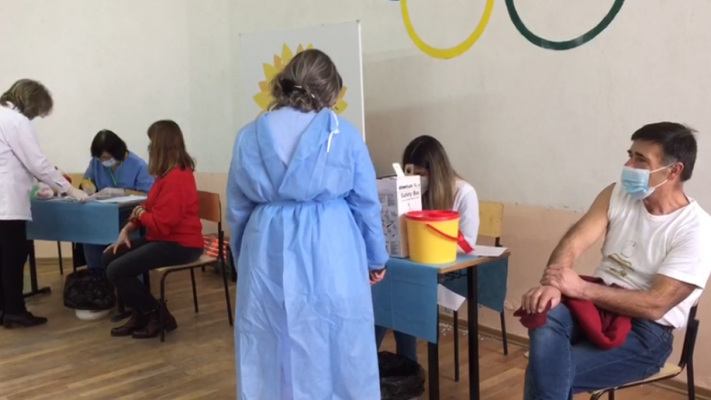 Një pjesë e mësuesve nnë Shqipëri refuzojnë vaksinimin me Astrazeneca