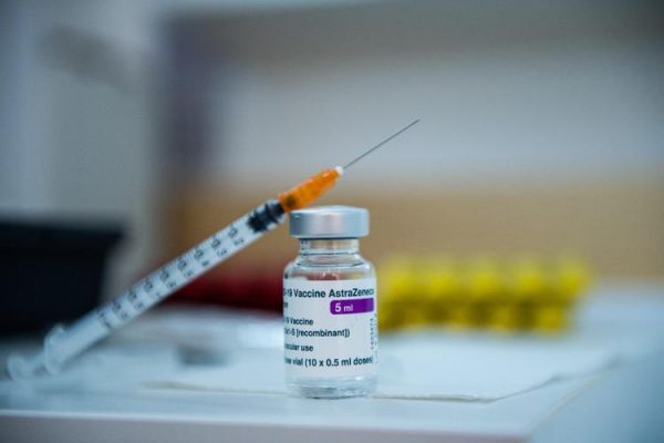 BE rinis vaksinimin me AstraZeneca/ Johnson: Eshtë e sigurtë, do e marr edhe vetë