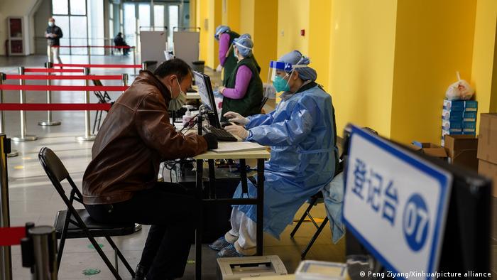 Kina nis shpërndarjen e pasaportave të vaksinimit kundër COVID-19