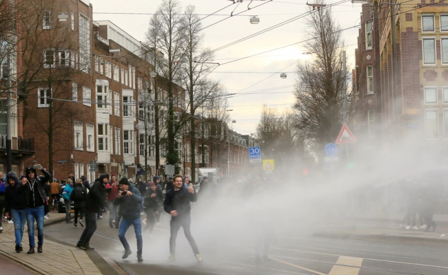 Protestë kundër masave të izolimit në Holandë
