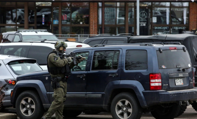 Sulm me armë zjarri në një supermarket në Kolorado, disa të vrarë
