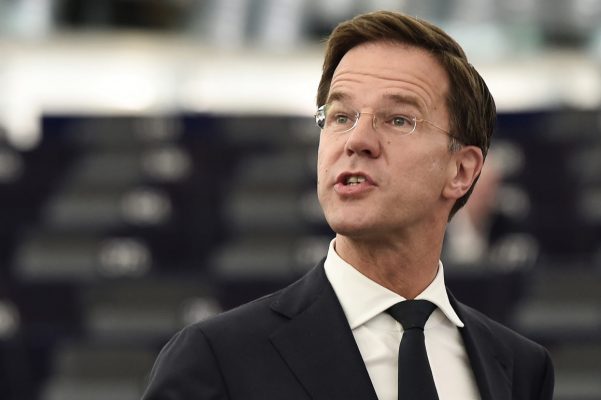 Partia e kryeministrit holandez i fiton zgjedhjet