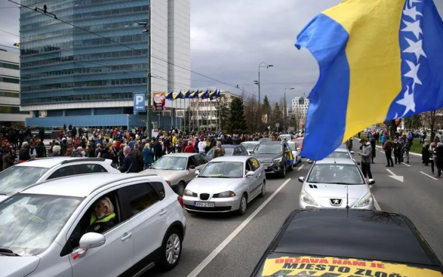 Qytetarët në Bosnje kërkojnë dorëheqjen e qeverisë, shkak trajtimi i pandemisë