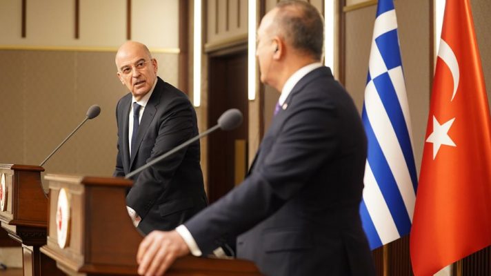 Përplasje Dendias-Çavusoglu/ Ministri i Jashtëm grek viziton Ankaranë