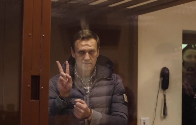 Mjekët i kërkojnë Navalnyt të ndalë menjëherë grevën e urisë