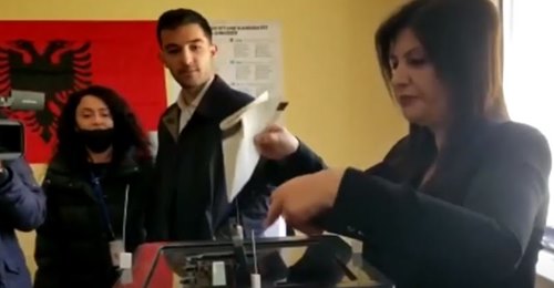 Topalli voton dhe jep mesazhin: Sot, ditë kur do fillojë kapitull i ri për shqiptarët