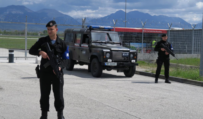 Greva e kontrollorëve bllokon fluturimet/ FNSH dhe ushtria zbarkojnë në Rinas