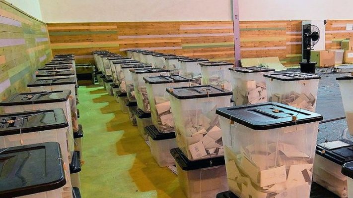 Protokolli i votimit në 25 prill/ Maska e detyrueshme, kush ka simptoma do qëndrojë në shtëpi