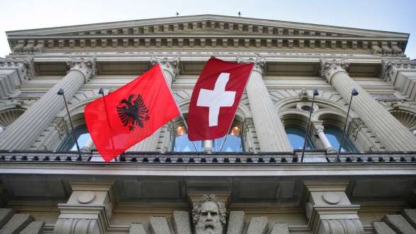 Zvicra heq Shqipërinë nga lista e vendeve me rrezikshmëri të lartë infektimi nga COVID
