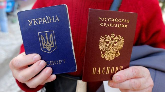 Pasaporta ruse në Ukrainë, Moska lëshon gjysmë milioni dokumente për Krimenë