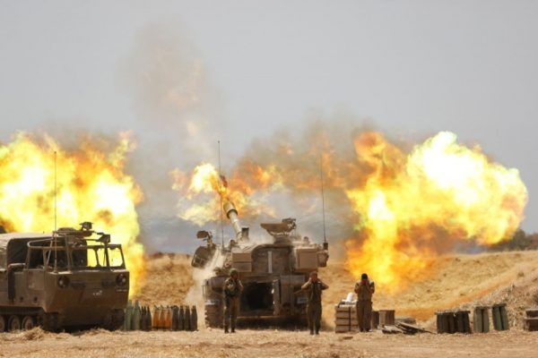 “Shi” bombash mbi Gaza, Hamasi përgjigjet me raketa