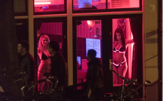 Mbyllet lagjja me drita të kuqe në Amsterdam! Projekti për qendrën e re erotike