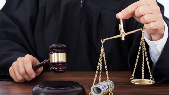 Hetim të larguarve nga vettingu/ Gjonaj: Të verifikohet pasuria e gjyqtarëve dhe prokurorëve
