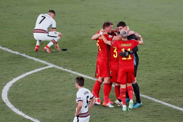 Portugalia shkurorëzohet, Belgjika vuan, por gjen Italinë në çerekfinale