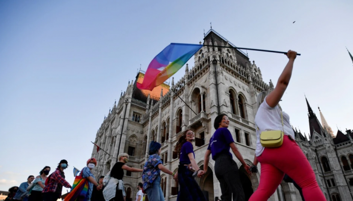 “Respekto LGBT-në ose dil nga BE/ Kryeministri hungarez reagon ashpër pas kritikave