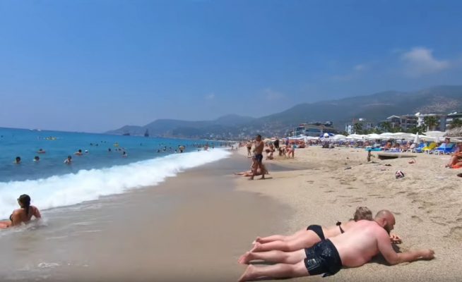 Shqipëria josh turistët: Ejani, këtu s’ka as karantinë, as test, as pasaport vaksinimi
