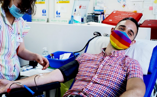 Për herë të parë në Mbretërinë e Bashkuar/ Homoseksualët dhurojnë gjak