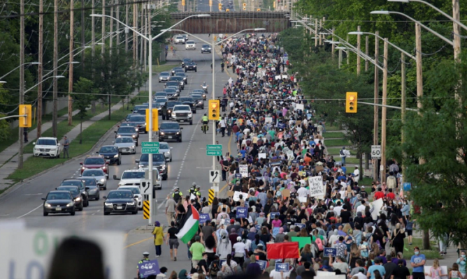 Katër myslimanë, anëtare të një familje u masakruan me kamion, kanadezet dalin në protestë