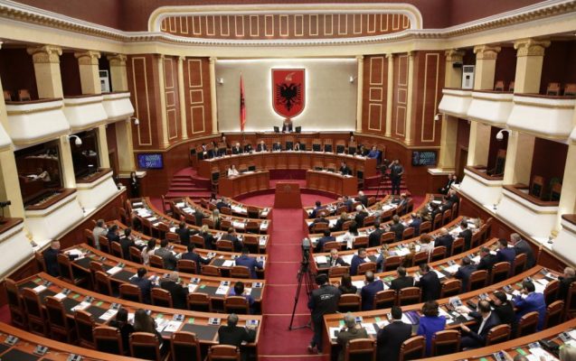 Kuvendi nis sesionin e dytë me vizitën e Erdogan/ Berisha kthehet në karrigen e tij