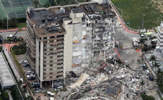 Ndërtesa 12-katëshe u rrënua/ Ekspertët: Kishte dëme të mëdha strukturore