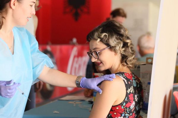 “Ditët e hapura” për vaksinën/ Manastirliu thirrje qytetarëve të bëjnë dozën e parë 
