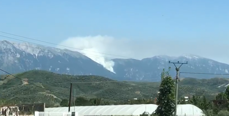 Vijon prej 8 orësh zjarri në Malin e Tomorrit, rrezikohet Parku Kombëtar